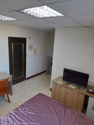 屋主自租，雙人床套房出租（第1張）