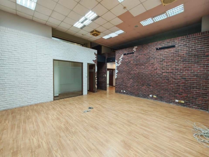 @@內湖瑞光路堤頂大道旁*挑高明亮美辦(第4張)