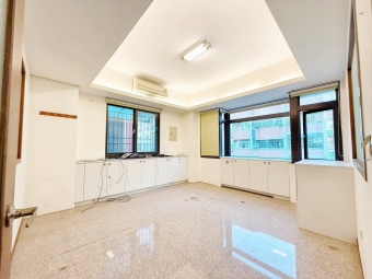 租客勞基法免費諮詢💖東區台水電舒適大空間辦公室首選可營業登記報稅有提供衛浴爬樓梯大空間辦公室（第7張）