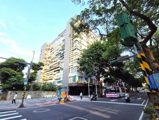 @@忠孝敦化微風商圈旁*敦南林蔭大道住辦（第13張）