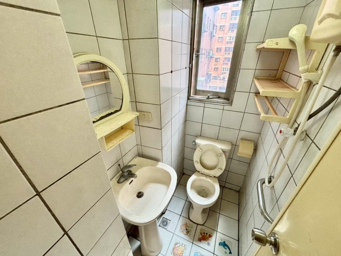 超便宜秒殺💯台水電🔆陽台通風採光佳🏡近水樓台🔆衛浴開窗（第5張）