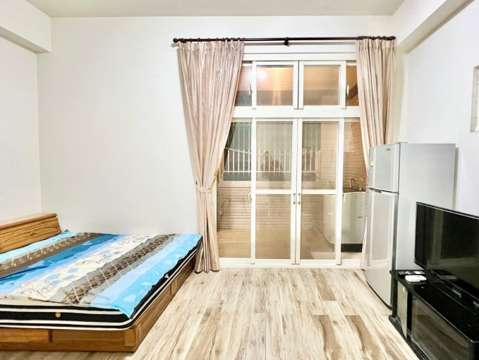 挑高3米6大套房有陽台五星衛浴花灑 - Image 2