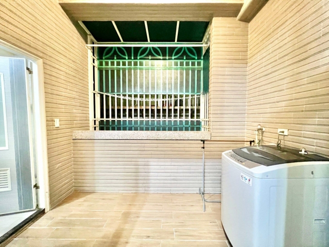 挑高3米6大套房有陽台五星衛浴花灑 - Image 6