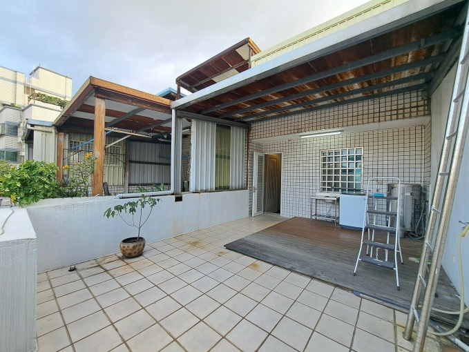 近健行科大整棟透天／可養寵／還有地下車庫可停（第13張）