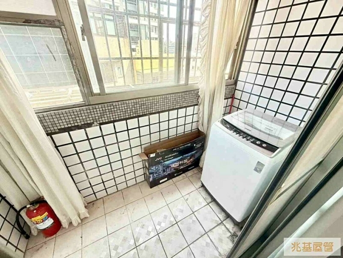 兆基社會住宅🏠逢甲小資電梯套房獨洗曬🏠可租補(第2張)