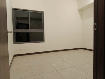 新屋出租~桃園航空城A18安置住宅，四房車雙陽台（第4張）