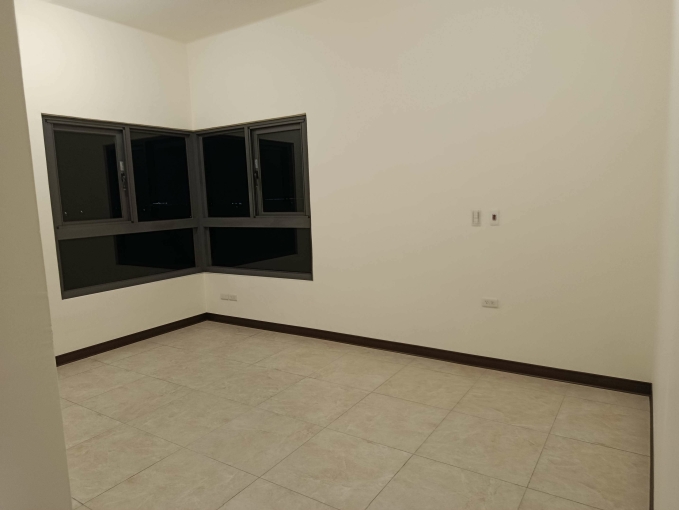 新屋出租~桃園航空城A18安置住宅，四房車雙陽台（第6張）