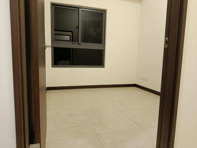 新屋出租~桃園航空城A18安置住宅，四房車雙陽台（第8張）