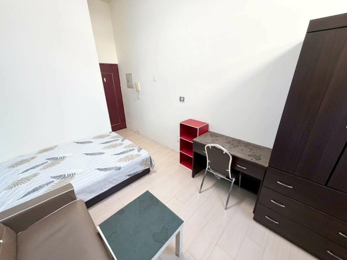 一中可租補電梯套房☆沙發☆子母車（第4張）