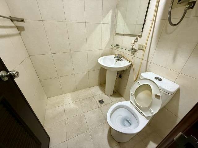 💙已出租💙💞大象租屋💞近SOGO.威尼斯影城旁.漂亮網路套房.附傢俱.家電.有陽台（第7張）