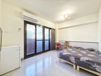 東區採光通風可租補嚴選房客全新整理未住傢俱電滿配自助洗陽台獨曬系統櫃收納多間可選電梯套房（第1張）