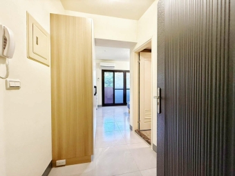 東區採光通風可租補嚴選房客全新整理未住傢俱電滿配自助洗陽台獨曬系統櫃收納多間可選電梯套房（第2張）