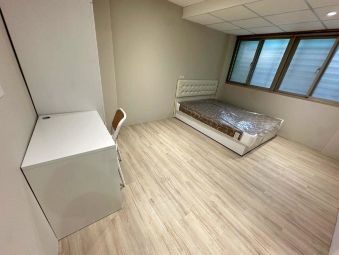 中和區.捷運南勢角站.可租補入戶籍.代收垃圾.明亮舒適設計感套房302（第2張）