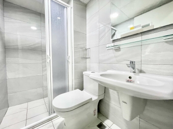 雙租補☆陽台☆超新電梯套房☆飲水機☆垃圾處理（第9張）