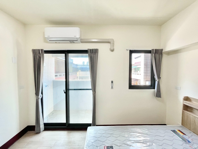 雙租補☆陽台☆超新電梯套房☆飲水機☆垃圾處理（第2張）