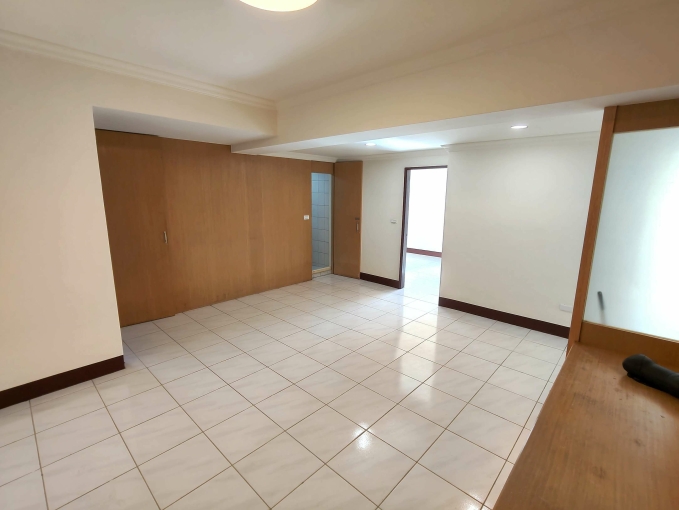 橘子🍊文心路四段肯德基旁🍊大2+1房2衛🍊含平車可租補（第2張）