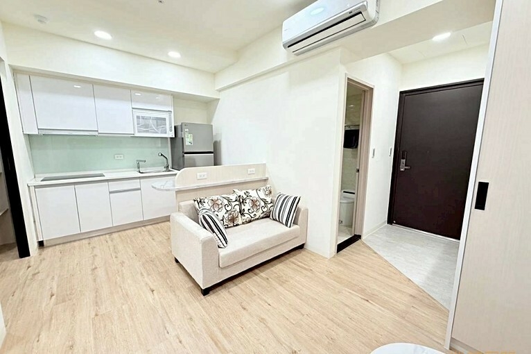 兆基社會住宅🏠坐擁愛河夜景｜左岸靜謐質感宅（第1張）