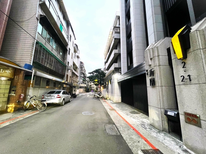 捷運忠孝新生．中正沂凰．倉儲車位（第4張）
