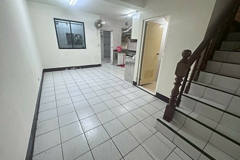 租屋找77✿藝文稀有透天別墅,門前車庫,免追垃圾車!（第4張）