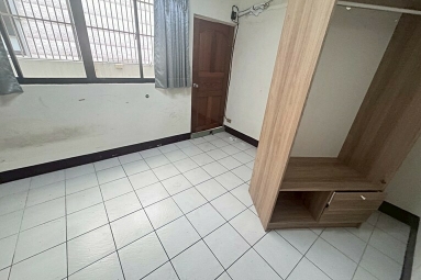 租屋找77✿藝文稀有透天別墅,門前車庫,免追垃圾車!（第13張）