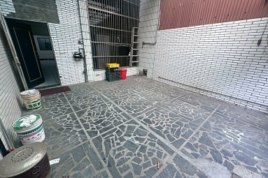 租屋找77✿藝文稀有透天別墅,門前車庫,免追垃圾車!（第2張）