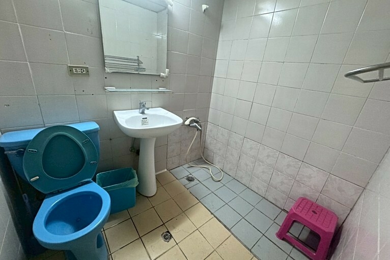 租屋找77✿藝文稀有透天別墅,門前車庫,免追垃圾車!（第11張）