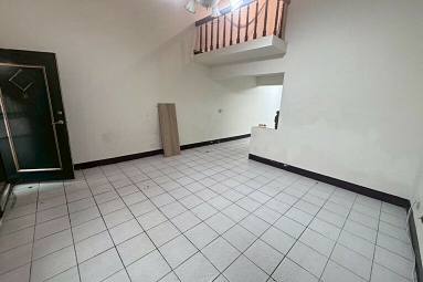 租屋找77✿藝文稀有透天別墅,門前車庫,免追垃圾車!（第1張）