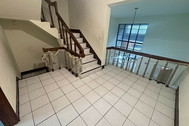 租屋找77✿藝文稀有透天別墅,門前車庫,免追垃圾車!（第7張）