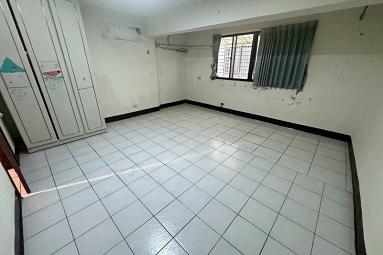 租屋找77✿藝文稀有透天別墅,門前車庫,免追垃圾車!（第10張）