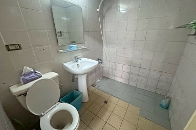 租屋找77✿藝文稀有透天別墅,門前車庫,免追垃圾車!（第9張）