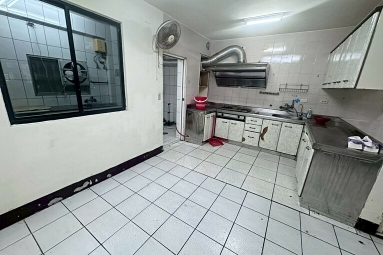 租屋找77✿藝文稀有透天別墅,門前車庫,免追垃圾車!（第5張）