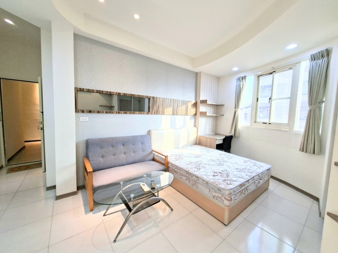 爬梯3樓*類一房一廳*流理台*陽台*衛浴開窗*室內機車位*子母車（第2張）