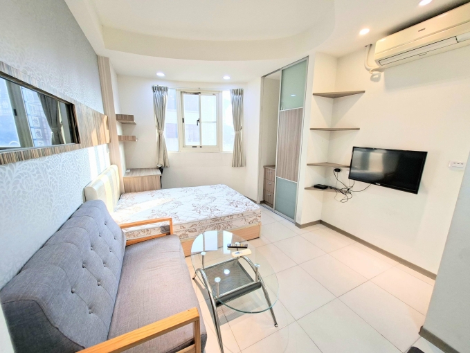 爬梯3樓*類一房一廳*流理台*陽台*衛浴開窗*室內機車位*子母車（第4張）