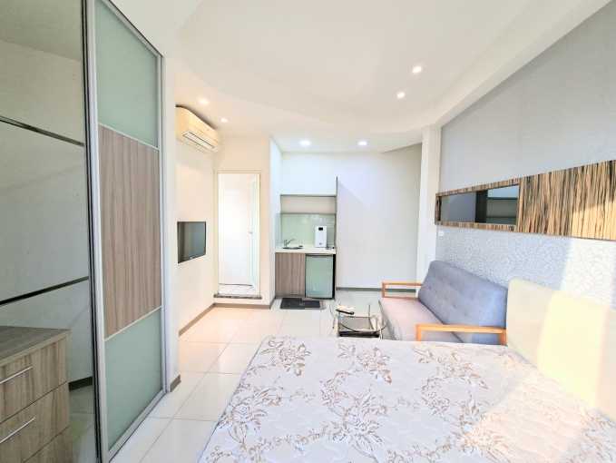 爬梯3樓*類一房一廳*流理台*陽台*衛浴開窗*室內機車位*子母車（第5張）