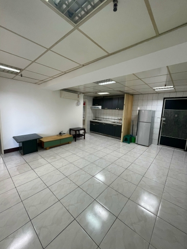 近三和夜市⭐️可租補⭐️交通便利⭐️機能超好 - Image 2