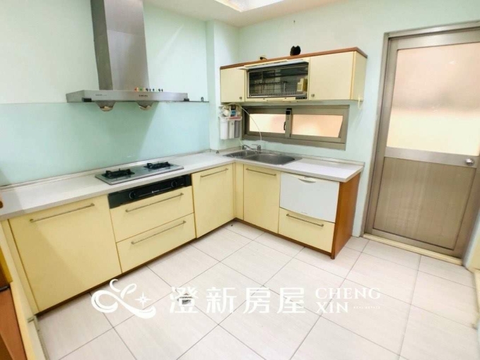 🎉金山街安靜後段/雙層樓一房兩廳雙衛浴/獨立廚房 🎉獨立陽台洗衣機/台電計費/洗澡使用瓦斯/室內機車位 - Image 4