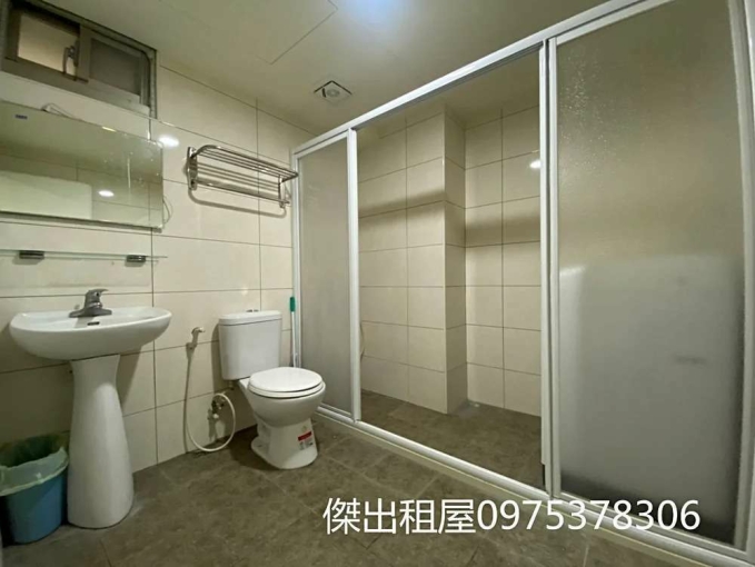 傑出租屋/站前大空間套房,獨洗,可補助 - Image 5