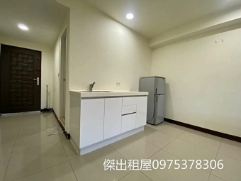 傑出租屋/站前大空間套房,獨洗,可補助 - Image 12