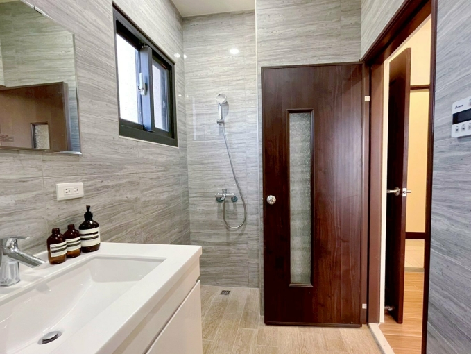 近銅鑼火車站｜絕美兩房兩廳｜台水台電｜汽機車停車位｜租補🉑（第8張）