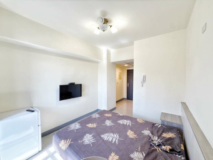 東區採光通風可租補嚴選房客全新整理未住傢俱電滿配自助洗陽台獨曬系統櫃收納多間可選電梯套房（第5張）