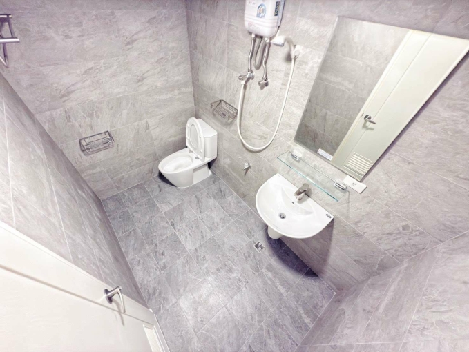 東區採光通風可租補嚴選房客全新整理未住傢俱電滿配自助洗陽台獨曬系統櫃收納多間可選電梯套房（第7張）