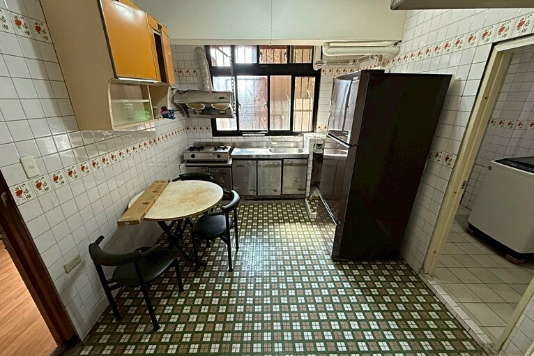 兆基社會住宅🏠安瀾橋✅陳家蔥油餅正對面✅超便宜低樓層4房✅（第7張）
