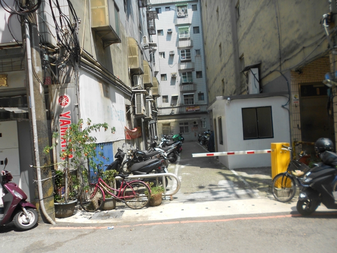 免仲介費 中原商圈內電梯5樓新整理網路套房出租（第13張）