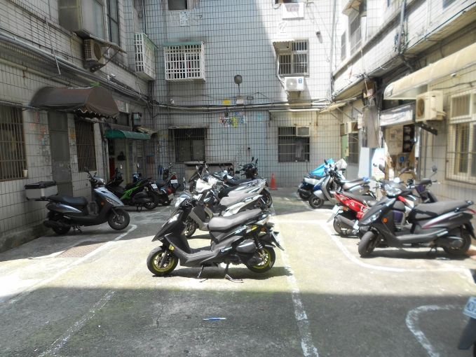 免仲介費 中原商圈內電梯5樓新整理網路套房出租（第11張）