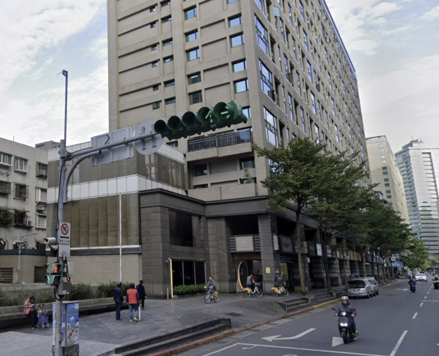 坡道平面好停車位，永春捷運共構大樓，車牌辨識。（第2張）