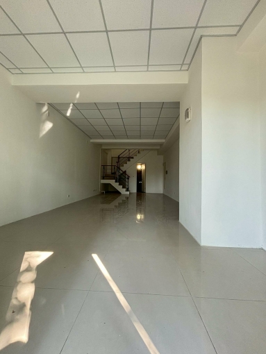 橘子🍊太陽出來了🍊南興公園第一排黃金店面（第3張）