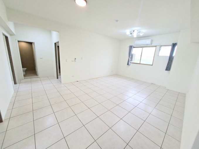 可雙租補☆可寵物☆全新裝潢☆電梯管理員 - Image 3