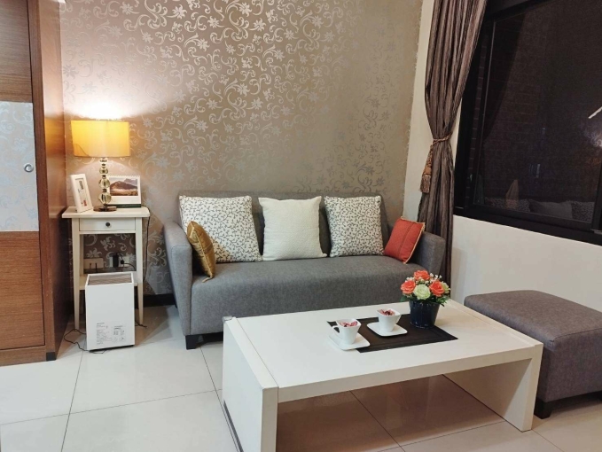 自租皇翔高更~2/8前入住享優惠新板特區精裝宅市政府大遠百對面(第1張)