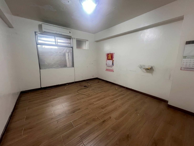 捷運七張明德路建國路店面住辦可停車一樓（第2張）