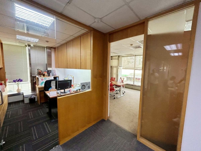 ☆捷運南京三民站☆漂亮商業大樓、明亮空間、一層一戶(第5張)